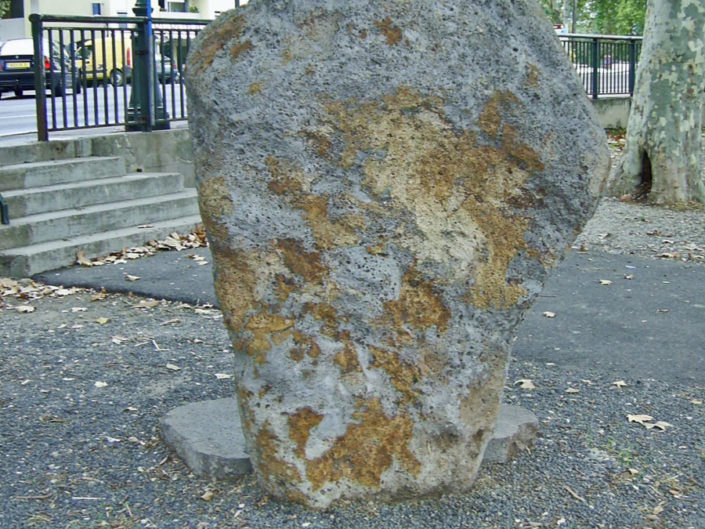 Vue d'un rocher issu du volcanisme agathois 1