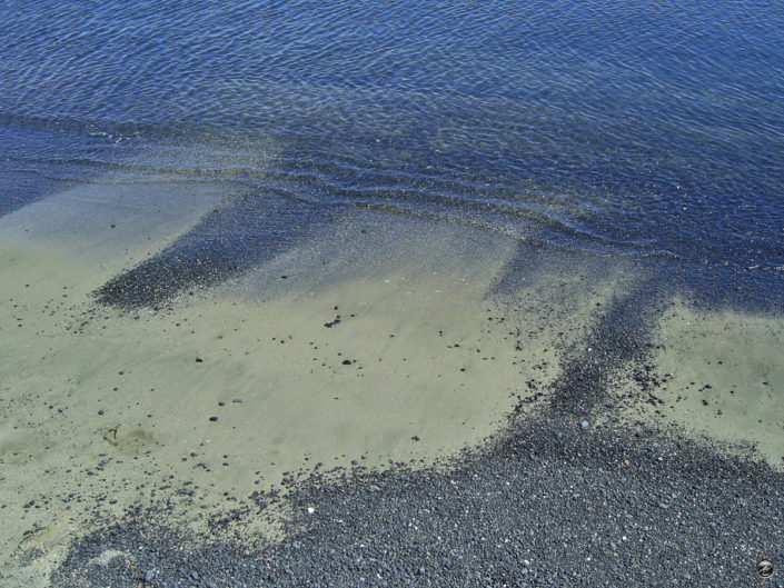 Cap d'Agde - Une plage constituée de "débris" volcaniques 2